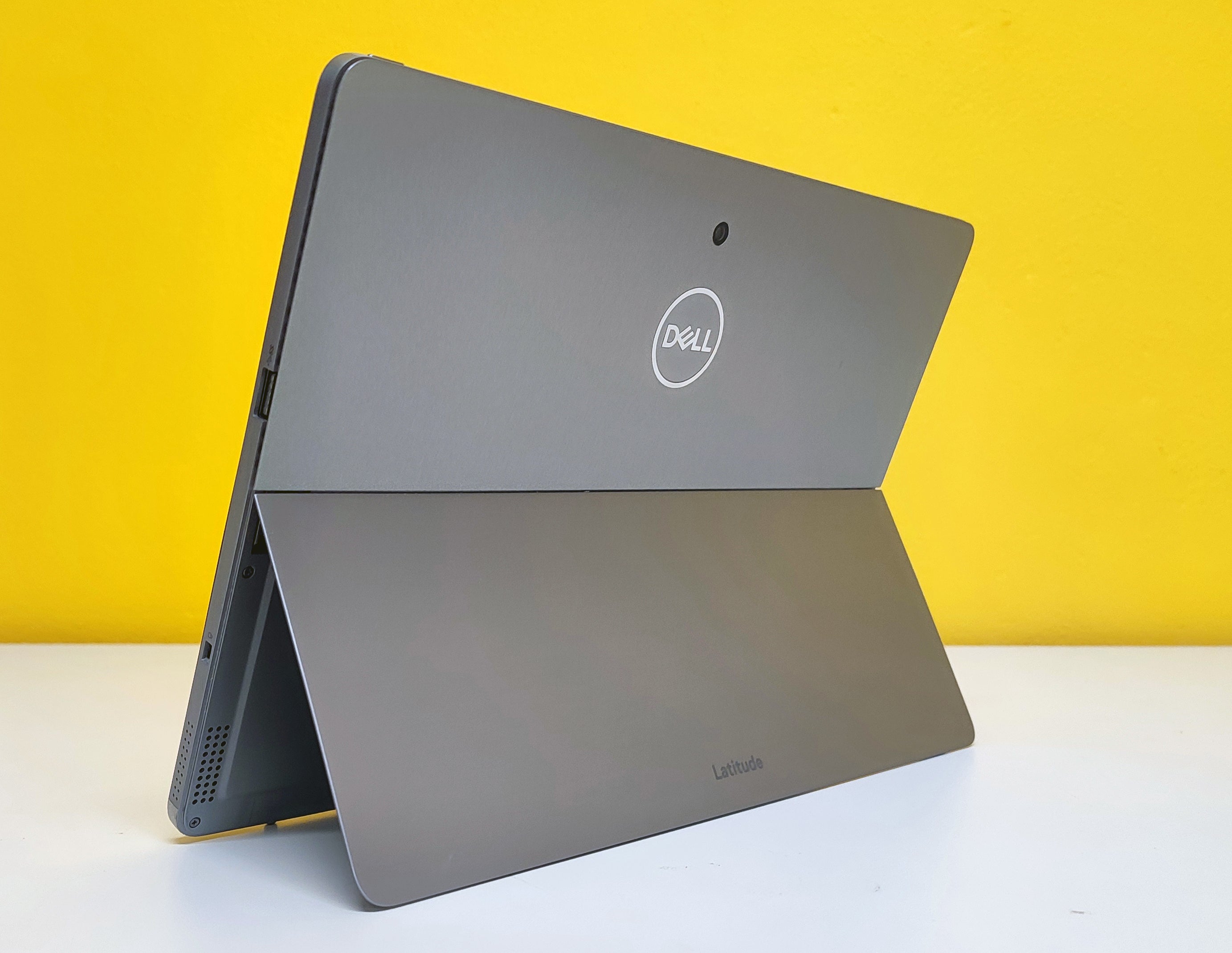 DELL Latitude 7210 Notebook 2in1 12.3″ FullHD Touch Screen | Intel Core i5-10210U | Wi-Fi 6 Web-Cam Bluetooth Windows 11 Pro Prestazioni ed usabilità