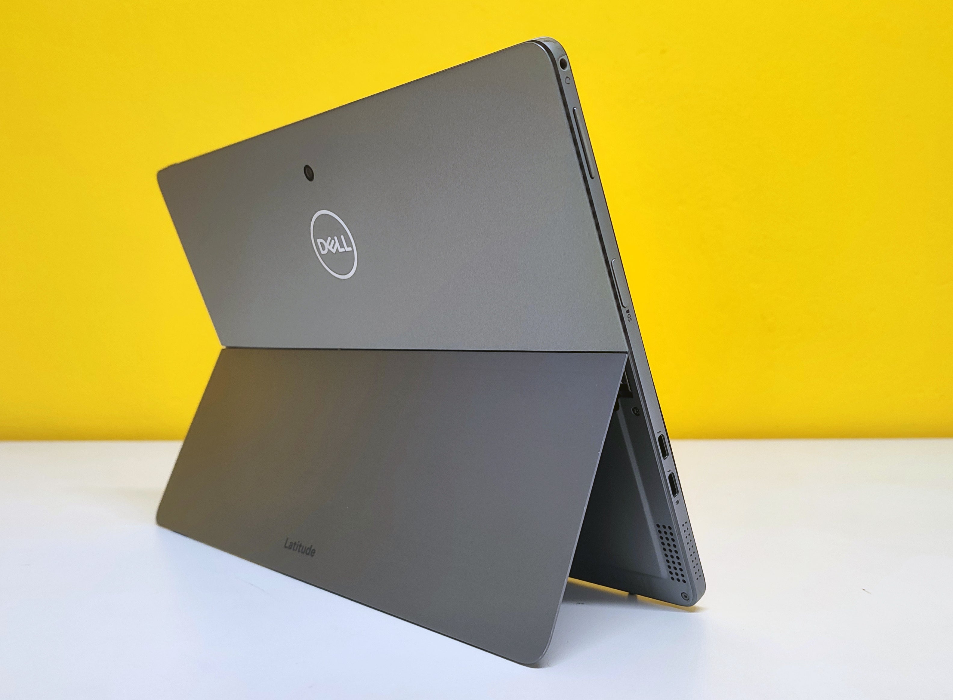 DELL Latitude 7210 Notebook 2in1 12.3″ FullHD Touch Screen | Intel Core i5-10210U | Wi-Fi 6 Web-Cam Bluetooth Windows 11 Pro Prestazioni ed usabilità