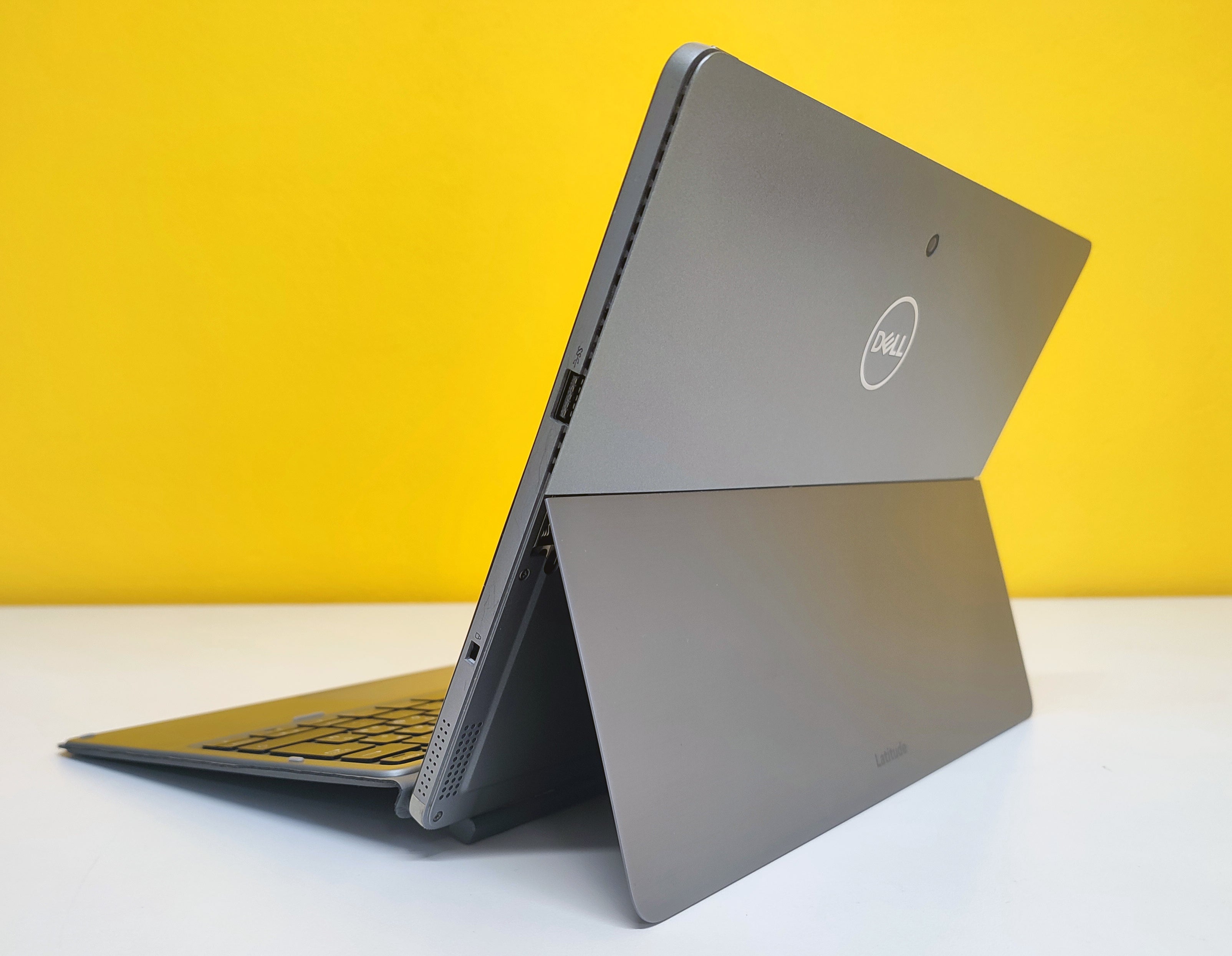 DELL Latitude 7210 Notebook 2in1 12.3″ FullHD Touch Screen | Intel Core i5-10210U | Wi-Fi 6 Web-Cam Bluetooth Windows 11 Pro Prestazioni ed usabilità