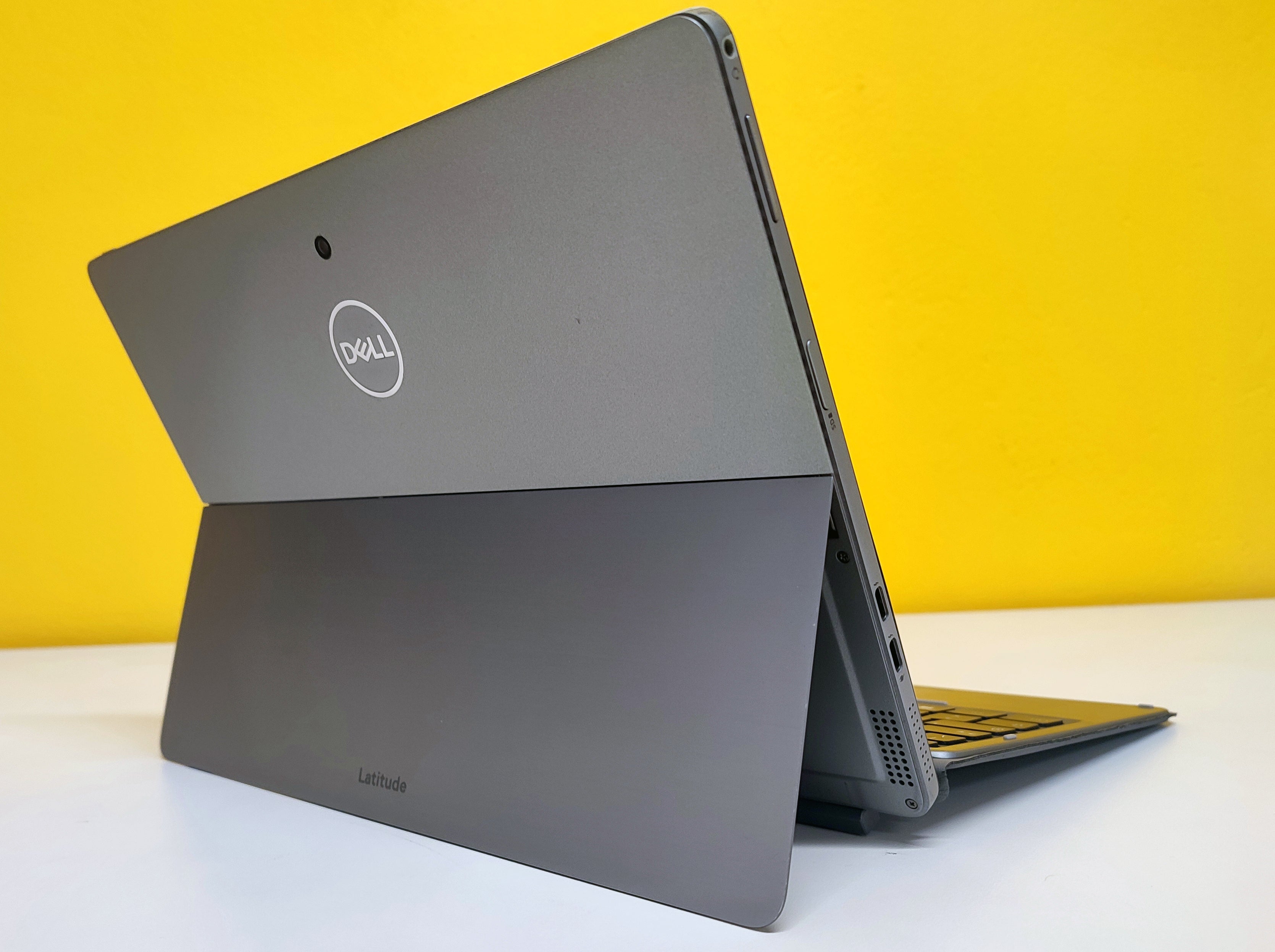 DELL Latitude 7210 Notebook 2in1 12.3″ FullHD Touch Screen | Intel Core i5-10210U | Wi-Fi 6 Web-Cam Bluetooth Windows 11 Pro Prestazioni ed usabilità