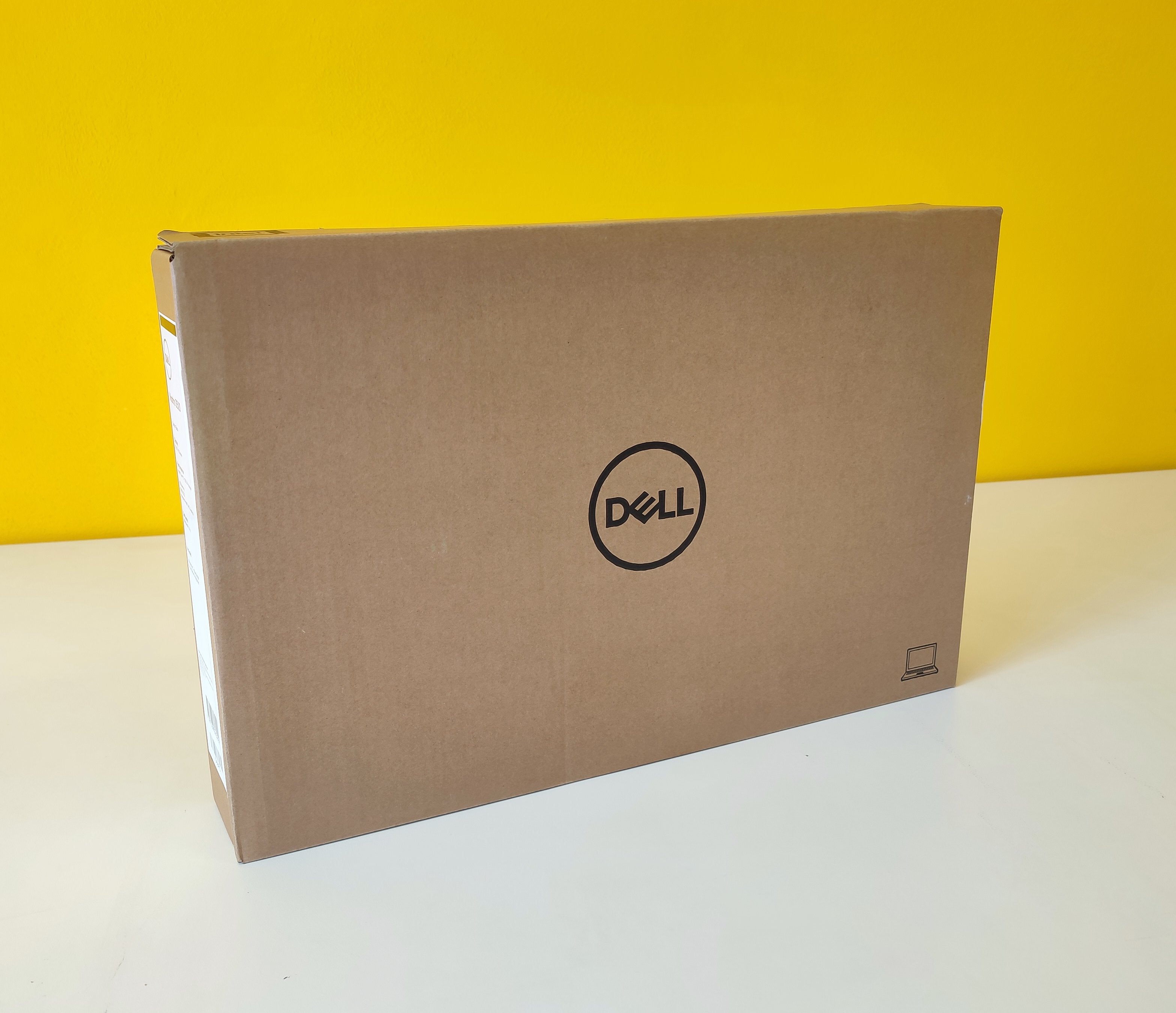 DELL Vostro 3520 Notebook 15.6" FullHD | Intel Core i5-1235U | Windows 11 Pro Prodotto NUOVO