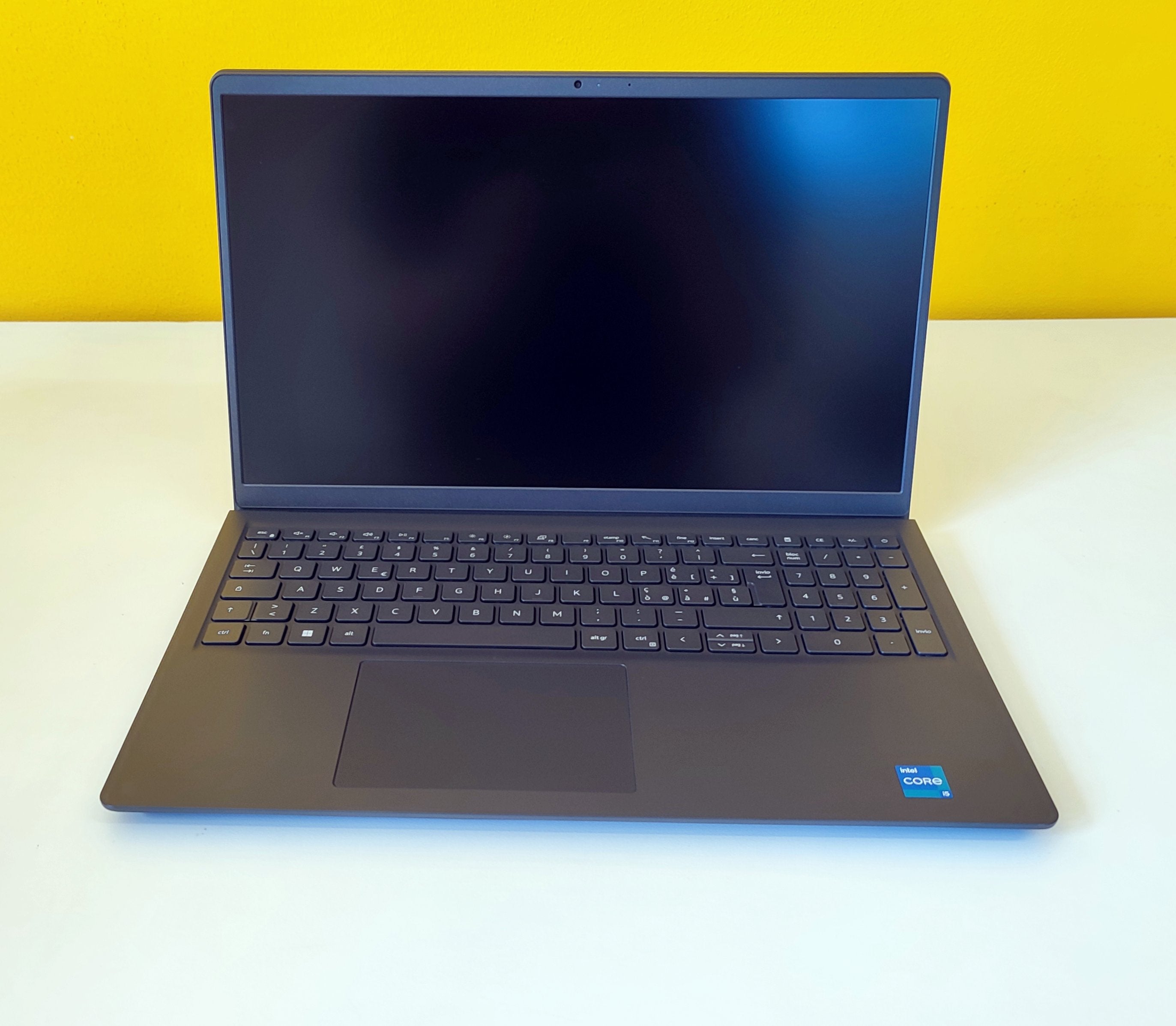 DELL Vostro 3520 Notebook 15.6" FullHD | Intel Core i5-1235U | Windows 11 Pro Prodotto NUOVO