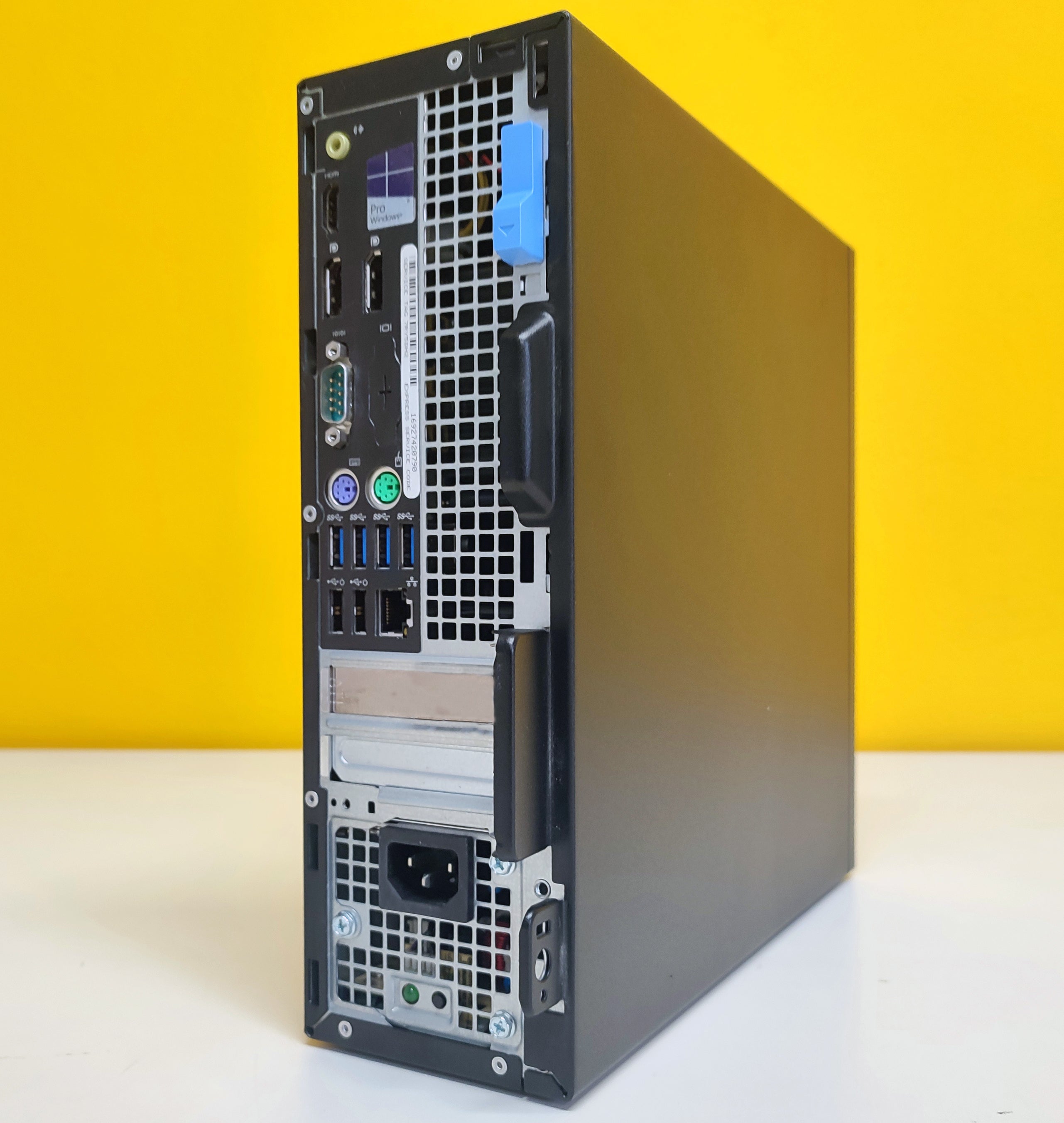 DELL OptiPlex 7040 SFF | Intel Core i7-6700T 2.8 Ghz | Ram 8Gb | SSD 256Gb | HDMI Windows 10 Pro Il PC compatto ed elegante per una postazione potente ed affidabile