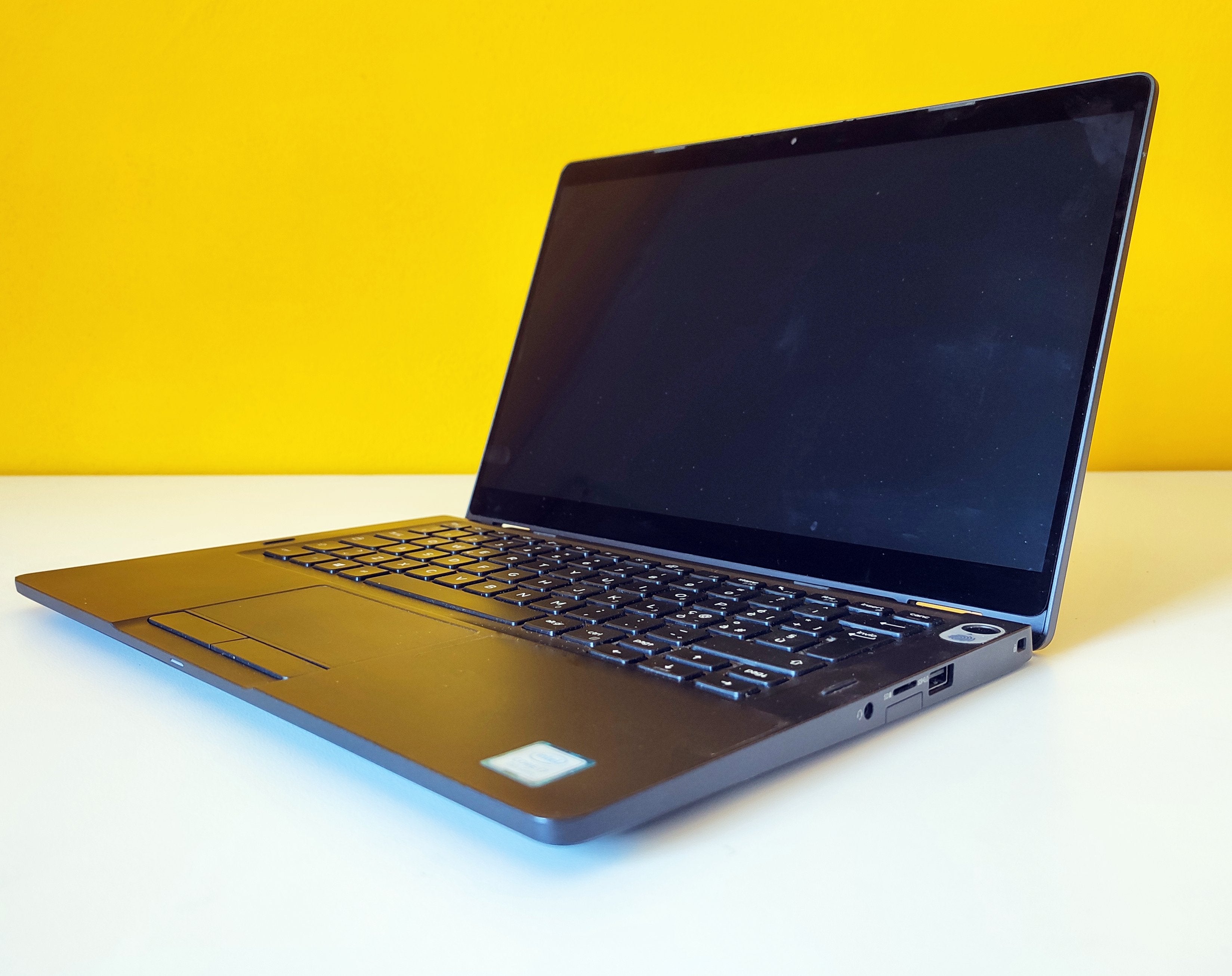 DELL Latitude 5300 Notebook 2-1 Convertibile 13.3