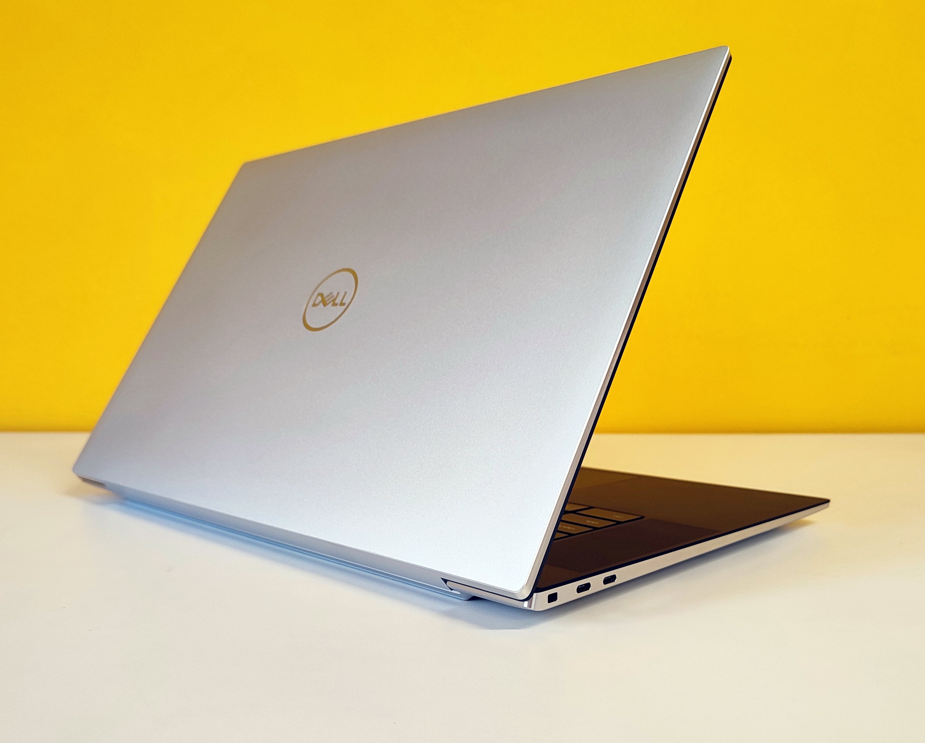 Dell XPS 9730 17"  | Intel Core i9-13900H | 64GB RAM | 1TB SSD | Nvidia RTX 4080 | Windows 11 Prodotto NUOVO