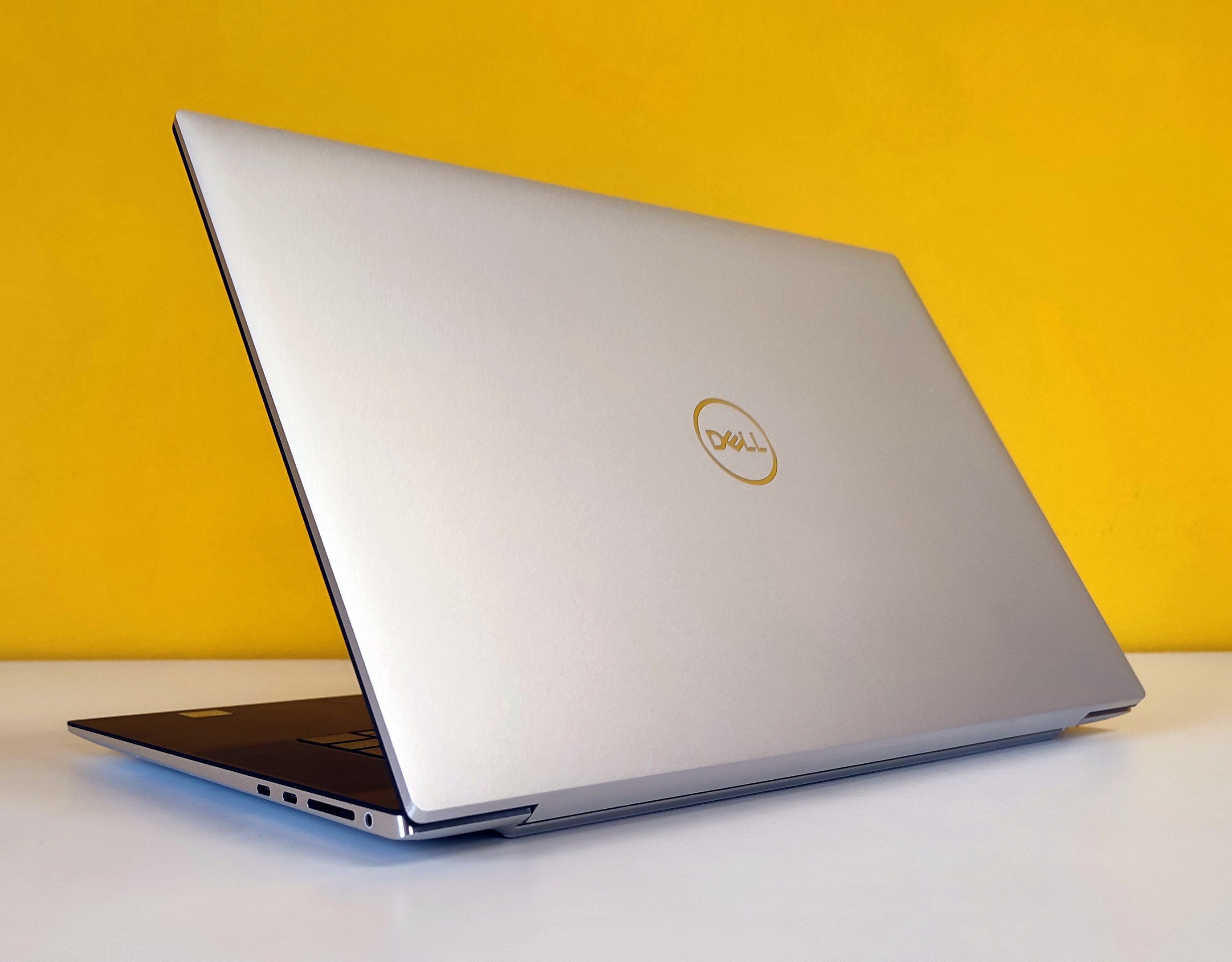 Dell XPS 9730 17"  | Intel Core i9-13900H | 64GB RAM | 1TB SSD | Nvidia RTX 4080 | Windows 11 Prodotto NUOVO