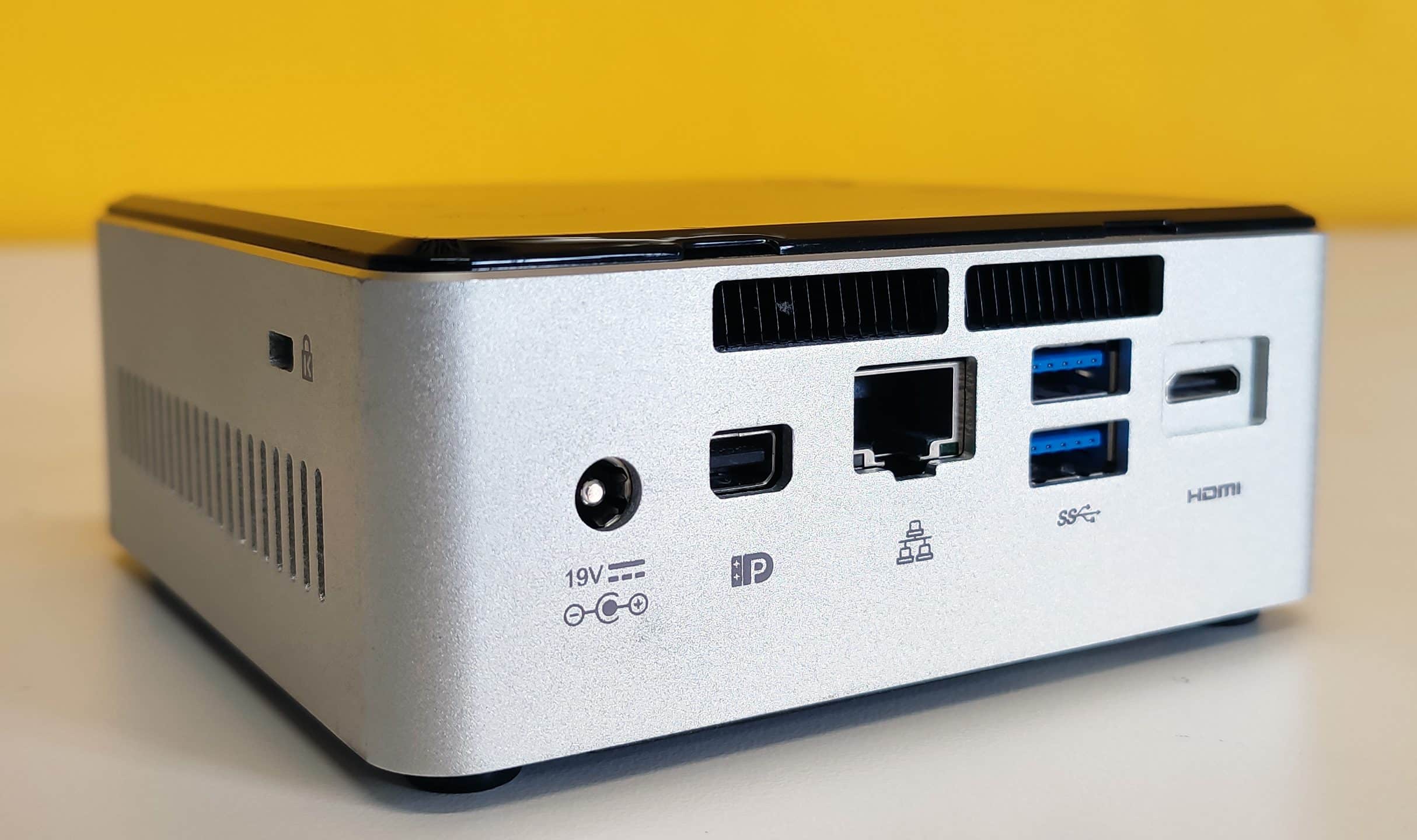 Postazione Intel NUC Mini PC | Intel Core i7-5557U 3.1Ghz | Ram 8Gb | SSD 120Gb | WiFi Windows 10 Pro NUC5i7RYH + Monitor Nec E233WM 23" FullHD LED