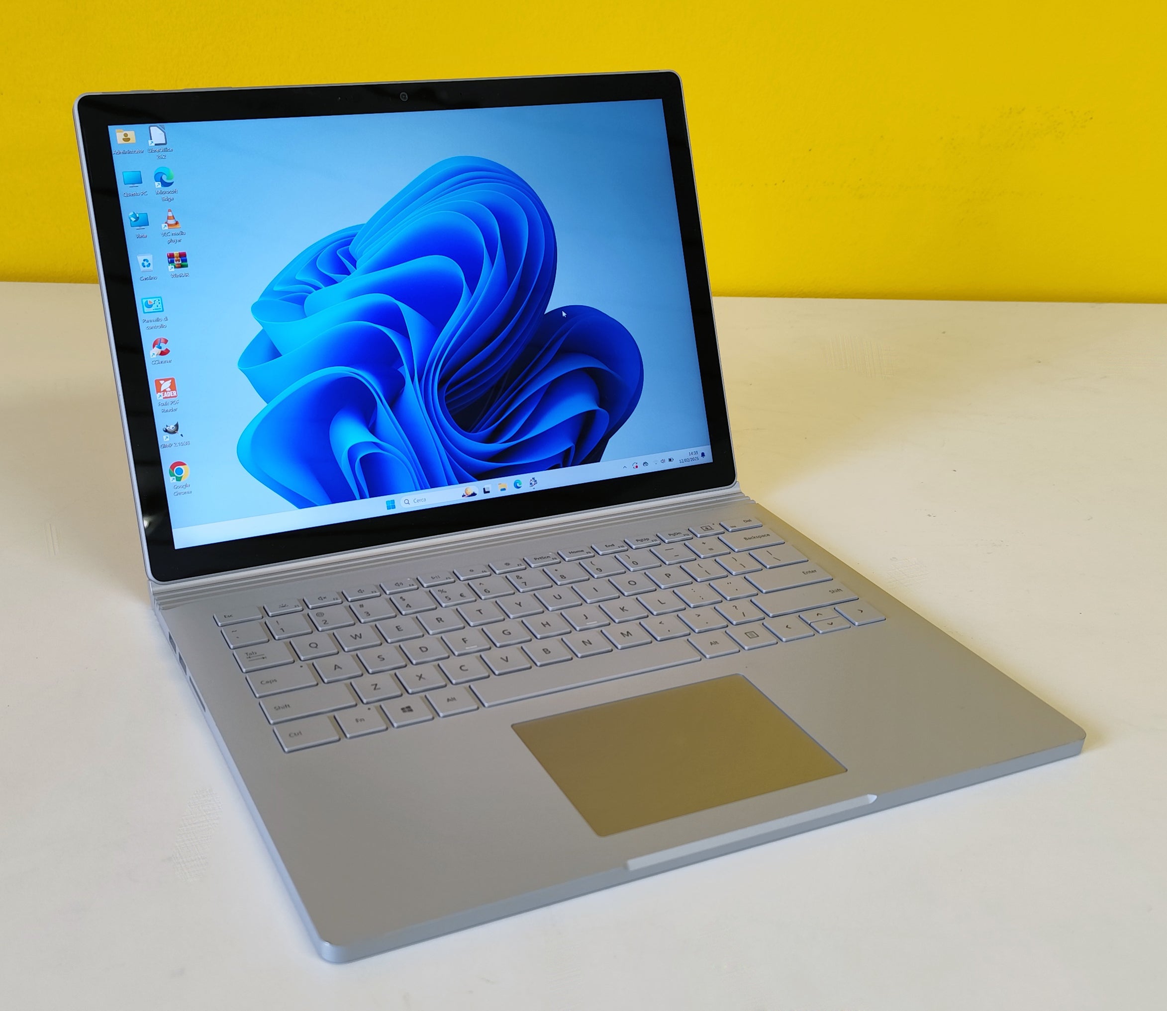 Microsoft Surface Book 3 13,5" Touch Screen | Intel Core i7-1065G7 | Ram 32GB | SSD 512GB | Nvidia GTX 1650 4GB | FreeDOS