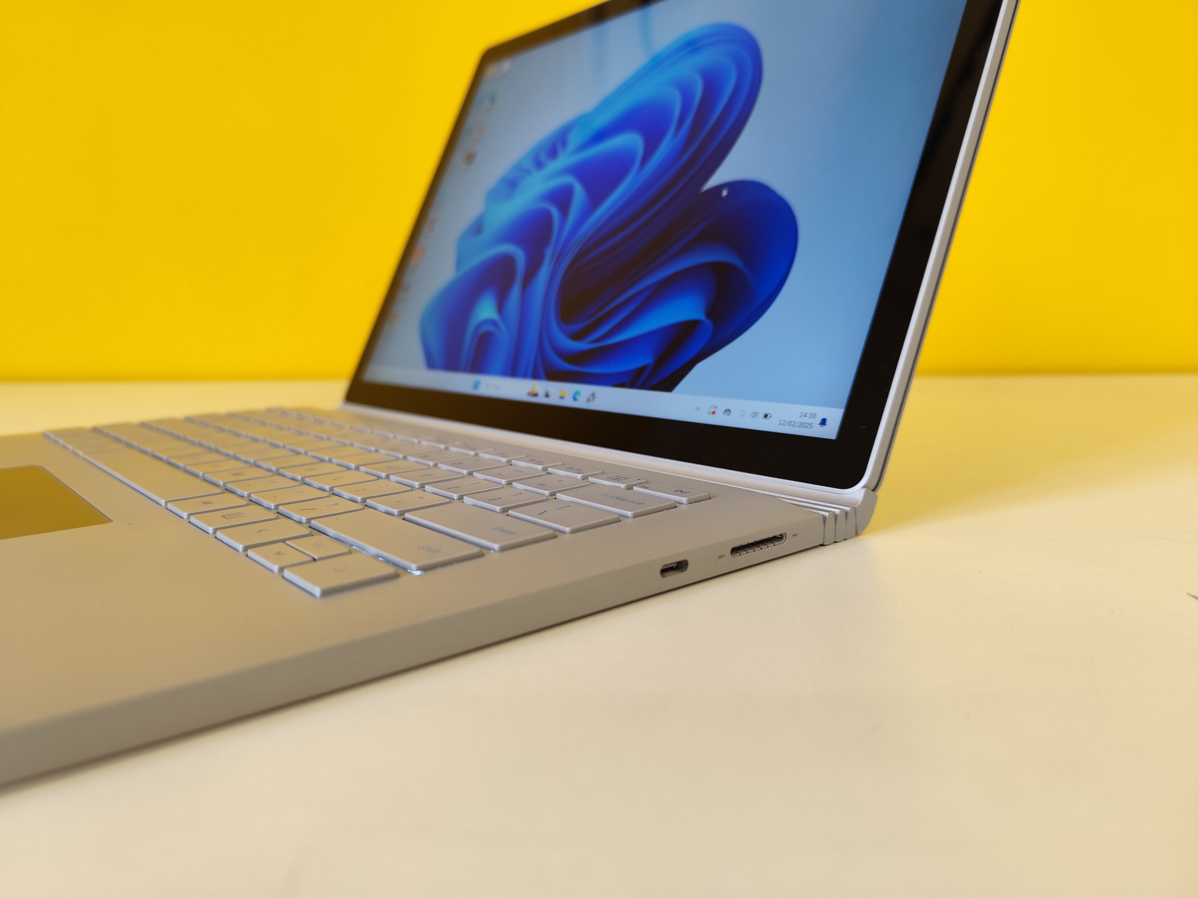 Microsoft Surface Book 3 13,5" Touch Screen | Intel Core i7-1065G7 | Ram 32GB | SSD 512GB | Nvidia GTX 1650 4GB | FreeDOS