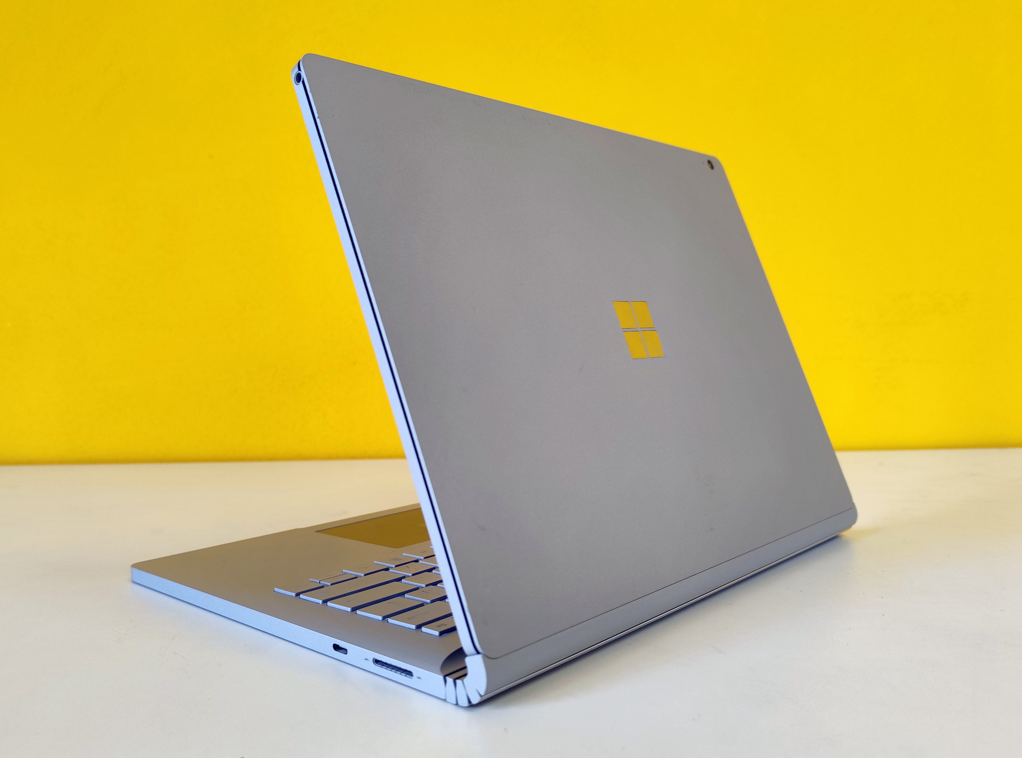 Microsoft Surface Book 3 13,5" Touch Screen | Intel Core i7-1065G7 | Ram 32GB | SSD 512GB | Nvidia GTX 1650 4GB | FreeDOS