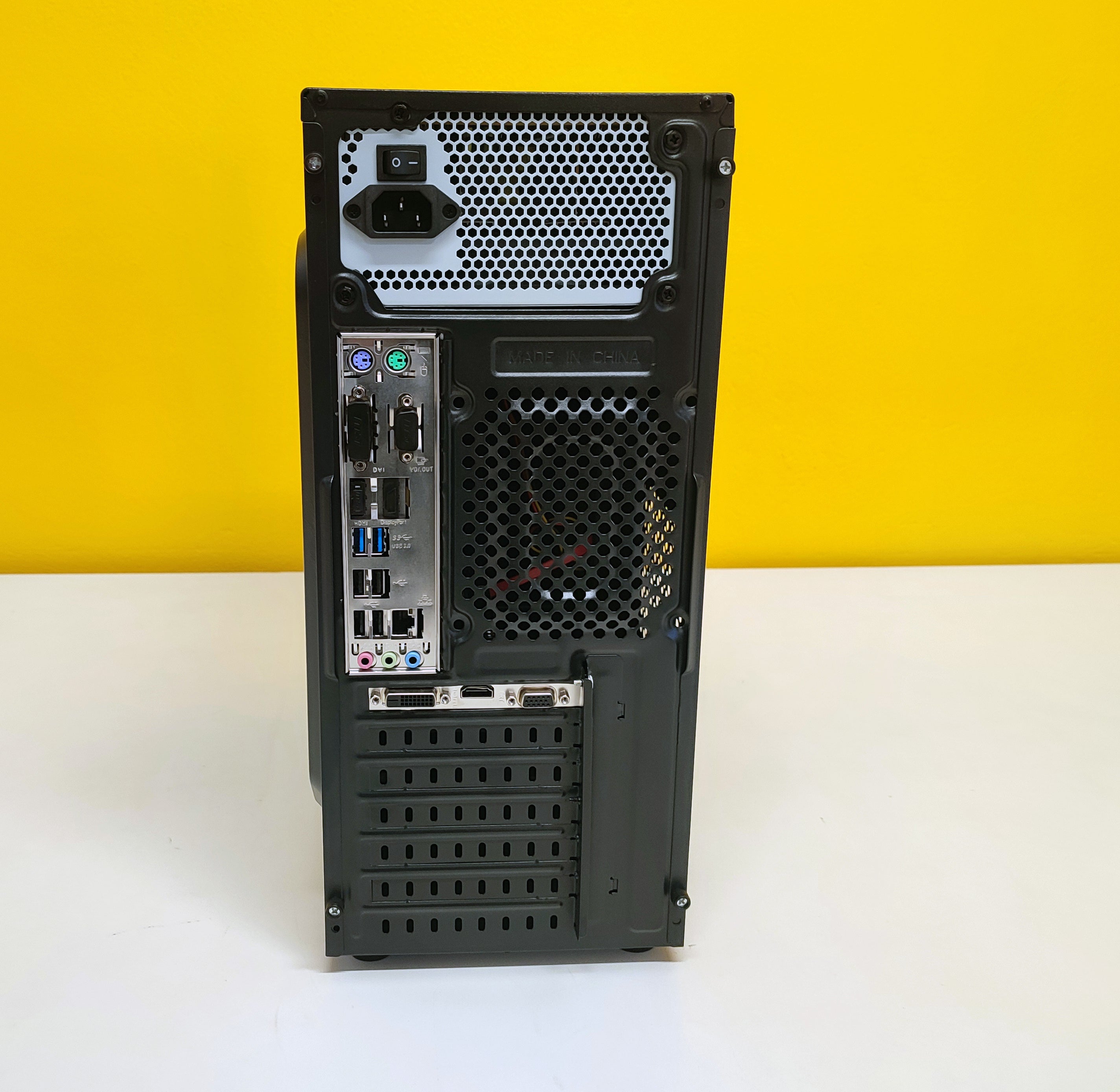 PC-montierte Comet-Computerteile | Intel Core i5-10400F 6Kerne | RAM 16 GB | SSD M.2 NVME 500 GB + 10 TB | Nvidia GT730 2 GB | WLAN | Windows 11 Pro Der perfekte PC für jeden Einsatz