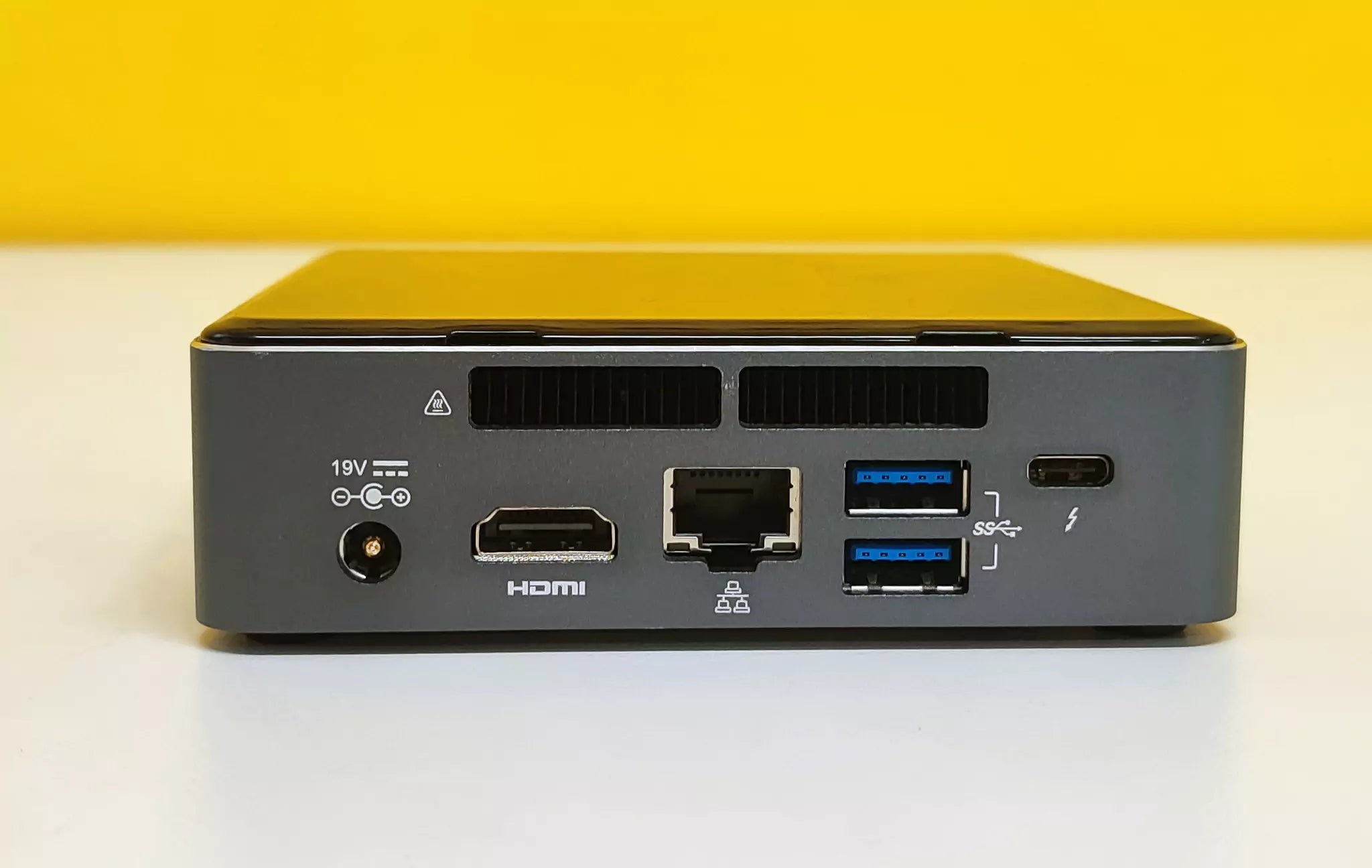 Intel NUC Mini PC | Intel Core i5-7260U 2.2Ghz | Ram 16Gb | WiFi Bluetooth Windows 11 Pro NUC7I5BNK Il mini PC più venduto