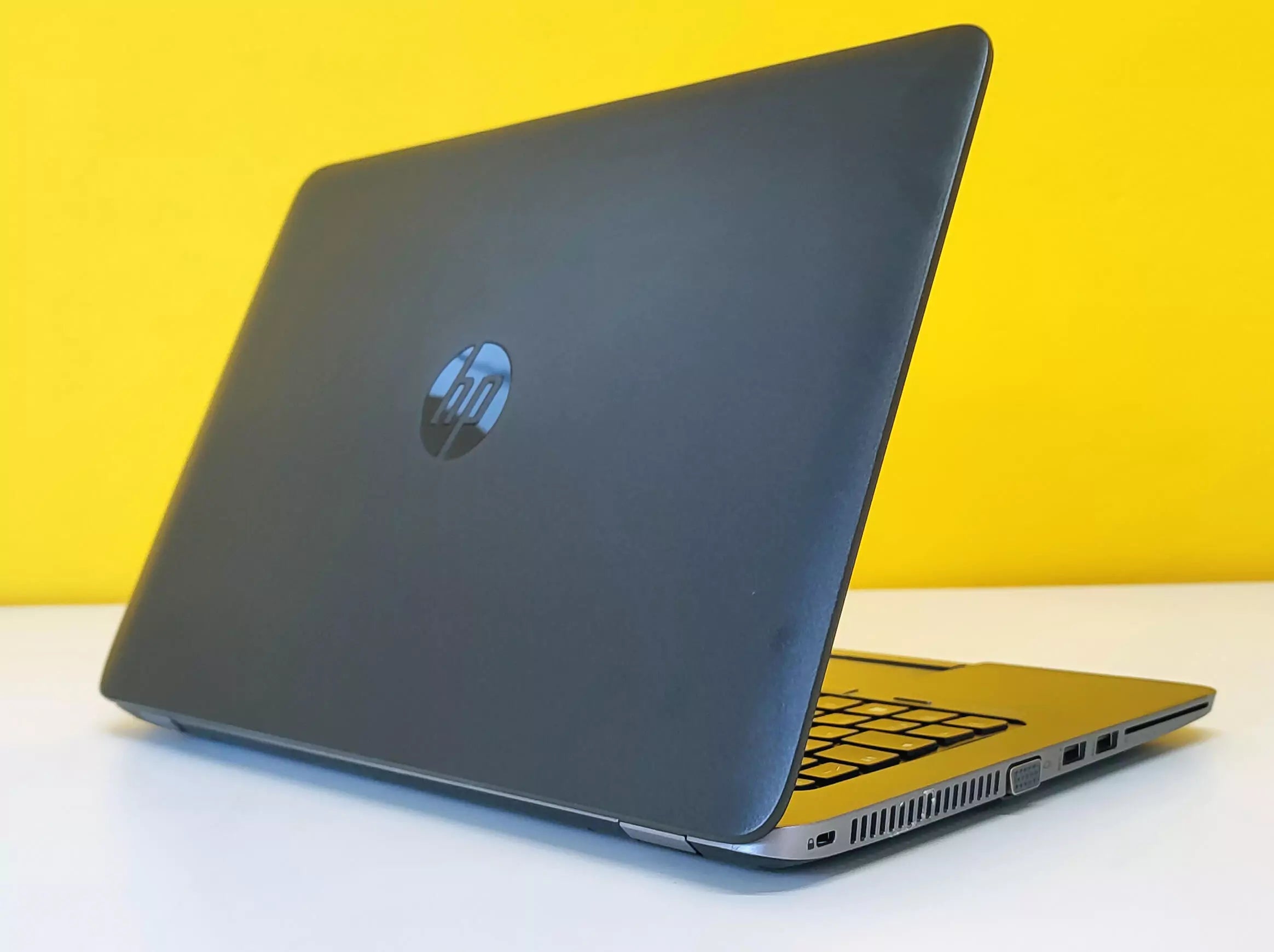 NOTEBOOK HP 840 G2 CPU i7 5600U @2.60 GHz - 256GB SSD - 8 GB RAM - Full HD - 14" DISPLAY - WIN10 PRO